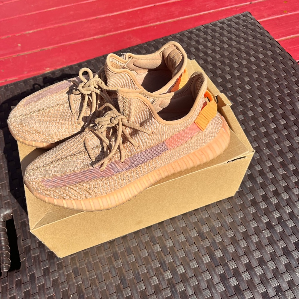 Yeezy Boost 350 V2 Clay